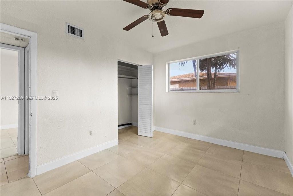 Image 12 of property listing at 140 NW 198th St, Miami Gardens, FL 33169