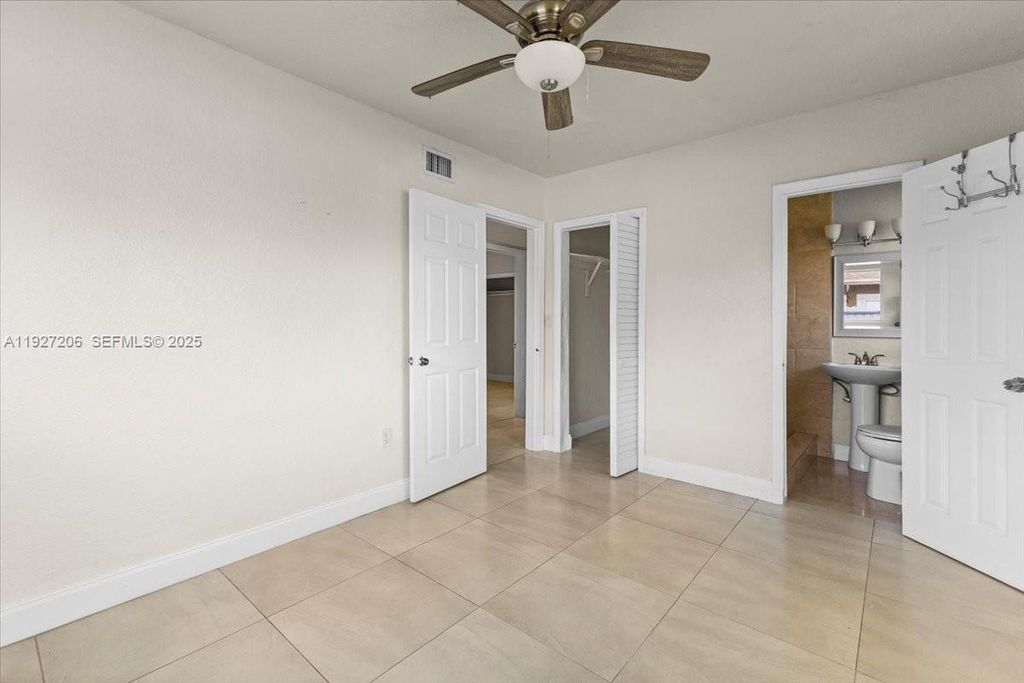 Image 13 of property listing at 140 NW 198th St, Miami Gardens, FL 33169