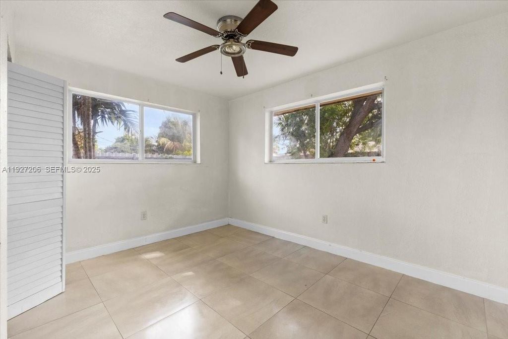 Image 17 of property listing at 140 NW 198th St, Miami Gardens, FL 33169