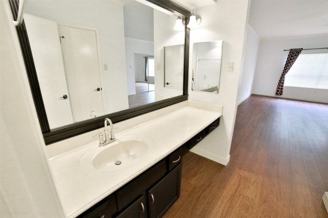 486 S Wilcrest Drive 486, Houston, TX 77042