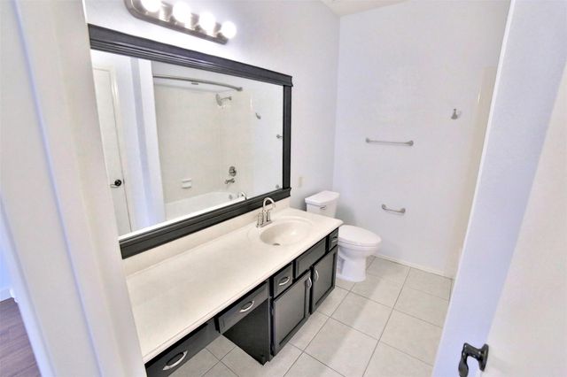 486 S Wilcrest Drive 486, Houston, TX 77042