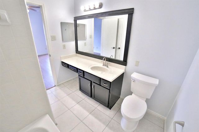 486 S Wilcrest Drive 486, Houston, TX 77042