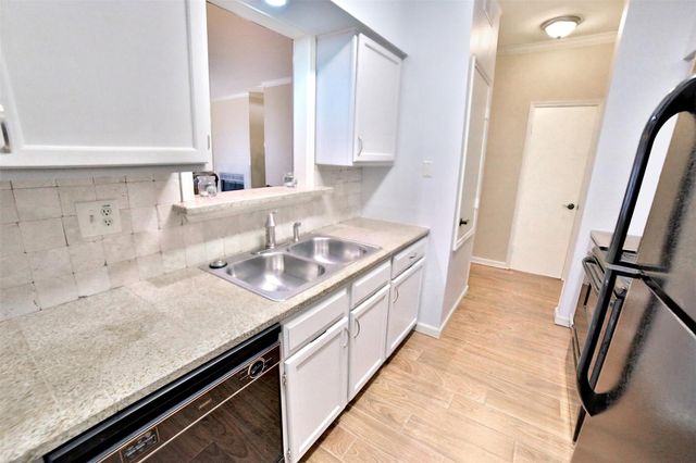 486 S Wilcrest Drive 486, Houston, TX 77042