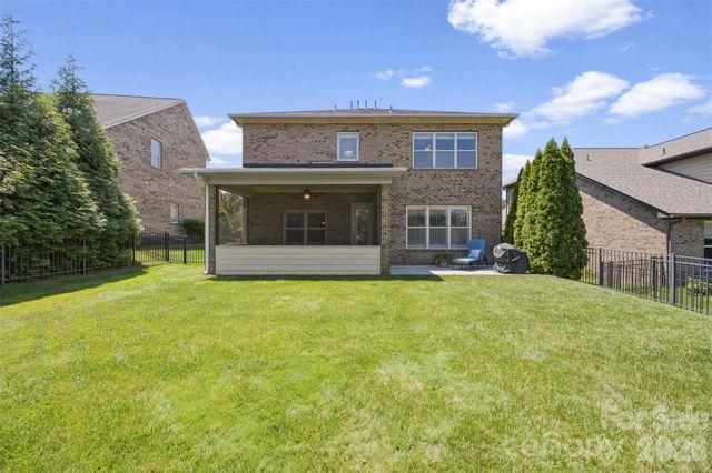 9564 Heritage Farm Avenue NW, Concord, NC 28027