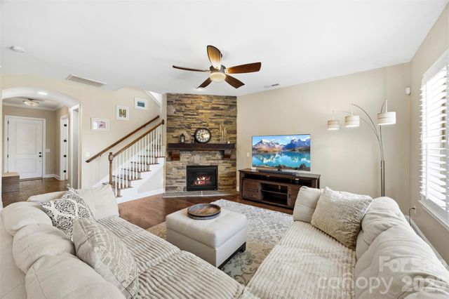 9564 Heritage Farm Avenue NW, Concord, NC 28027