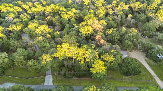 7349 Washington Avenue, Montgomery, TX 77316