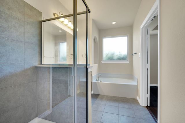 9305 Water Oak Court, Arlington, TX 76002