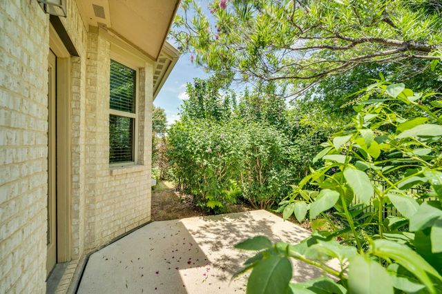 9305 Water Oak Court, Arlington, TX 76002