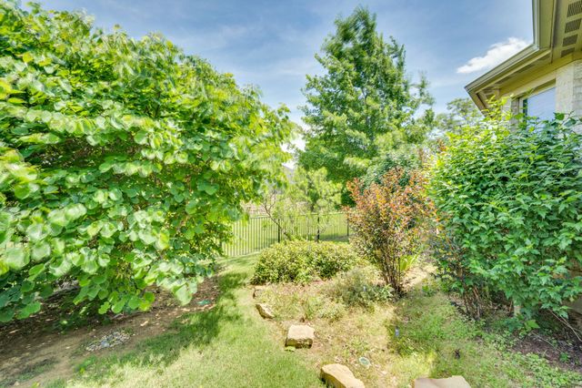 9305 Water Oak Court, Arlington, TX 76002
