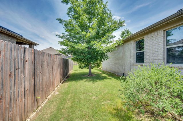 9305 Water Oak Court, Arlington, TX 76002