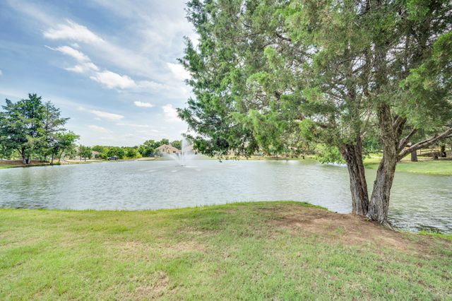 9305 Water Oak Court, Arlington, TX 76002