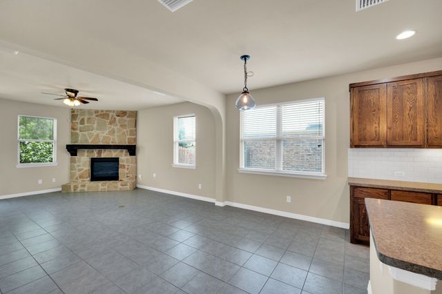 9305 Water Oak Court, Arlington, TX 76002
