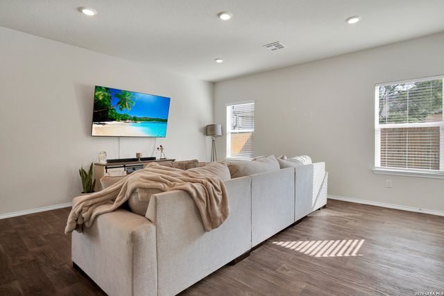 7214 Salado Creek Pkwy, San Antonio, TX 78223