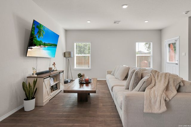 7214 Salado Creek Pkwy, San Antonio, TX 78223