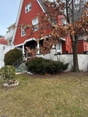 18 Hawthorne Pl, East Orange City, NJ 07018