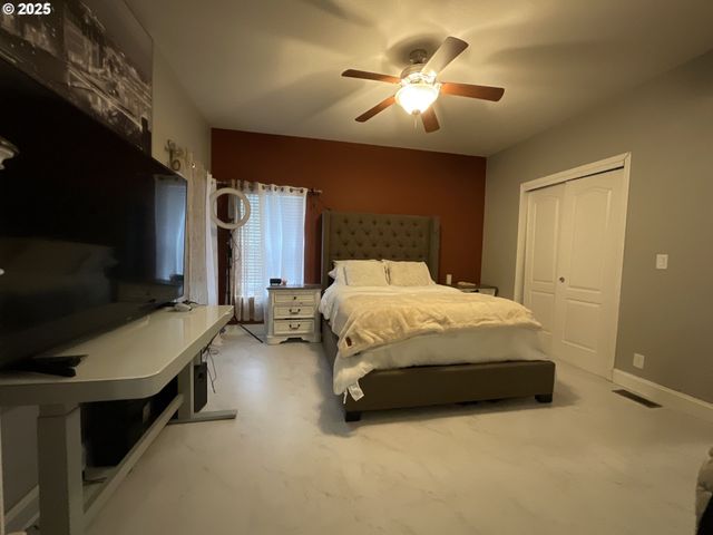 861 Sw LIBERTY BELL Dr, Beaverton, OR 97006