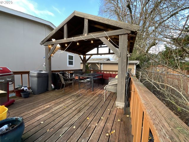 861 Sw LIBERTY BELL Dr, Beaverton, OR 97006