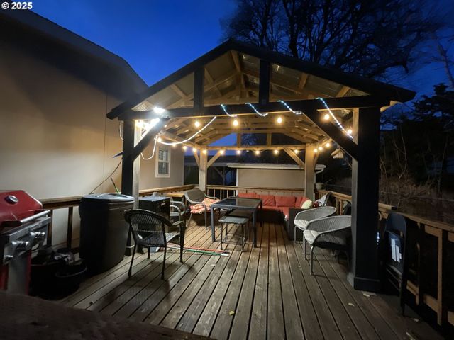 861 Sw LIBERTY BELL Dr, Beaverton, OR 97006