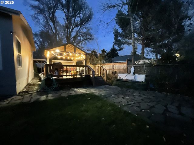 861 Sw LIBERTY BELL Dr, Beaverton, OR 97006