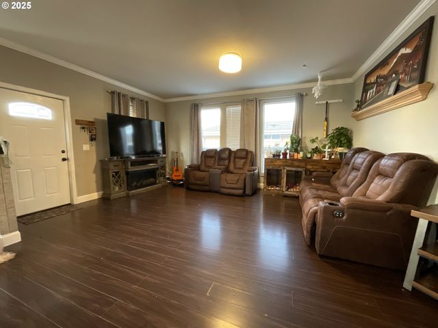 861 Sw LIBERTY BELL Dr, Beaverton, OR 97006