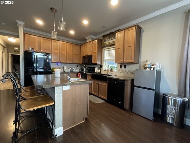 861 Sw LIBERTY BELL Dr, Beaverton, OR 97006