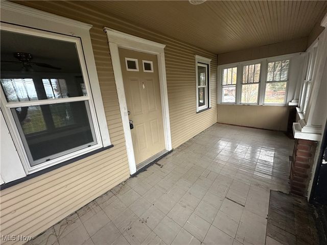 565 Teddy Avenue, Akron, OH 44305