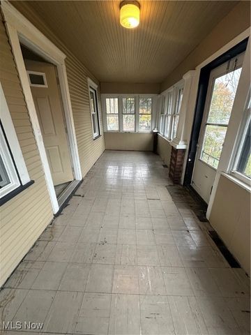 565 Teddy Avenue, Akron, OH 44305