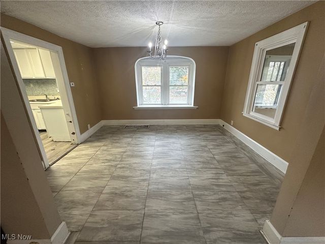 565 Teddy Avenue, Akron, OH 44305