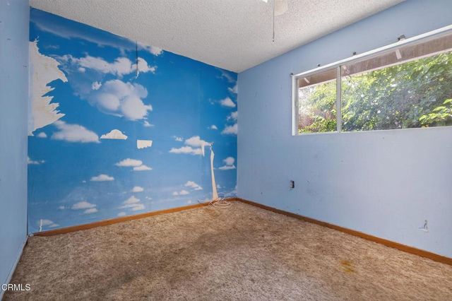 110 E Oak View Avenue, Oak View, CA 93022