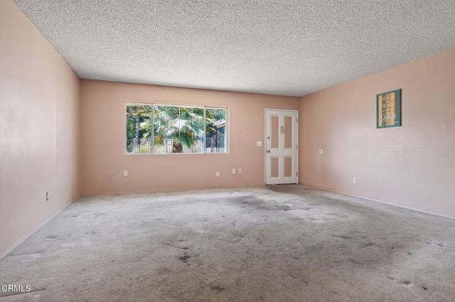 110 E Oak View Avenue, Oak View, CA 93022