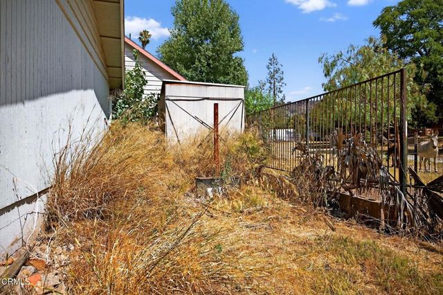 110 E Oak View Avenue, Oak View, CA 93022