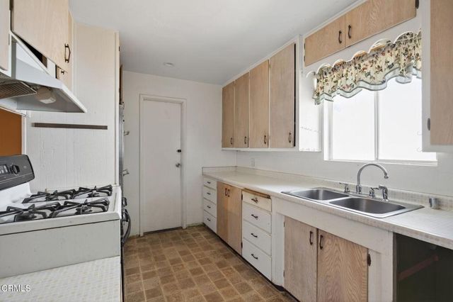 110 E Oak View Avenue, Oak View, CA 93022