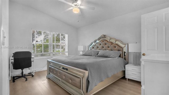 2048 NW 164th Ave, Pembroke Pines, FL 33028