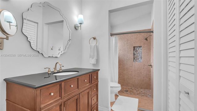 2048 NW 164th Ave, Pembroke Pines, FL 33028