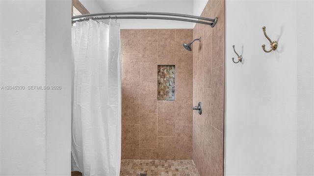 2048 NW 164th Ave, Pembroke Pines, FL 33028
