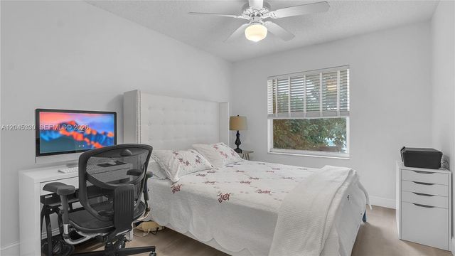 2048 NW 164th Ave, Pembroke Pines, FL 33028