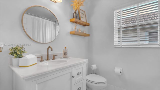 2048 NW 164th Ave, Pembroke Pines, FL 33028