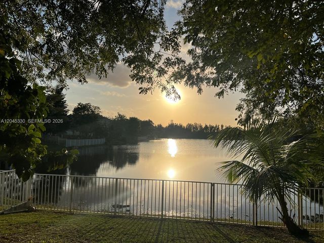 2048 NW 164th Ave, Pembroke Pines, FL 33028
