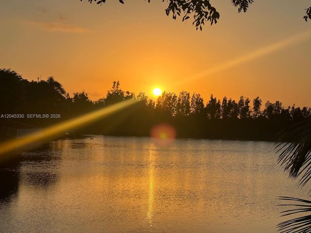 2048 NW 164th Ave, Pembroke Pines, FL 33028