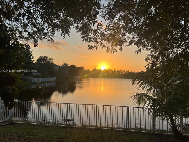 2048 NW 164th Ave, Pembroke Pines, FL 33028