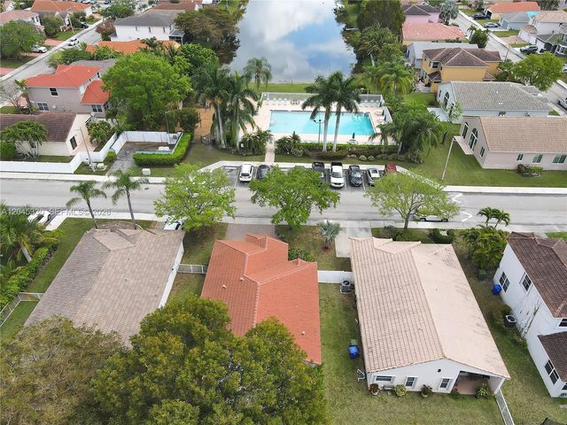 2048 NW 164th Ave, Pembroke Pines, FL 33028