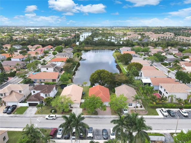 2048 NW 164th Ave, Pembroke Pines, FL 33028
