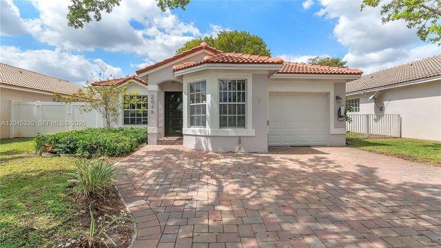 2048 NW 164th Ave, Pembroke Pines, FL 33028