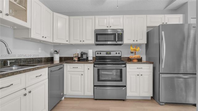 2048 NW 164th Ave, Pembroke Pines, FL 33028