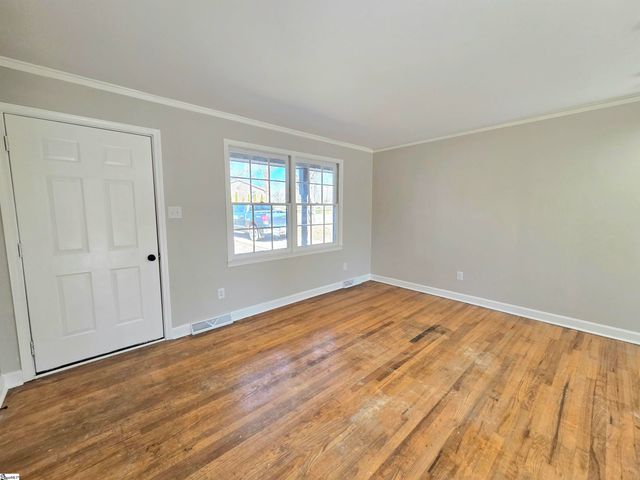 102 Ikes Road, Taylors, SC 29687