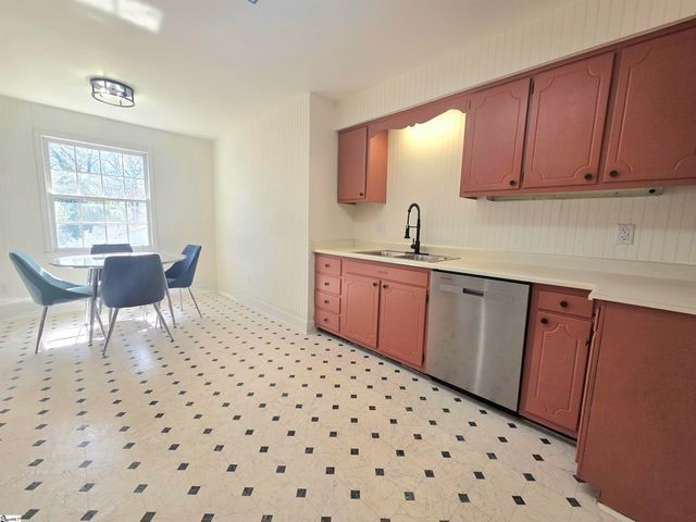 102 Ikes Road, Taylors, SC 29687