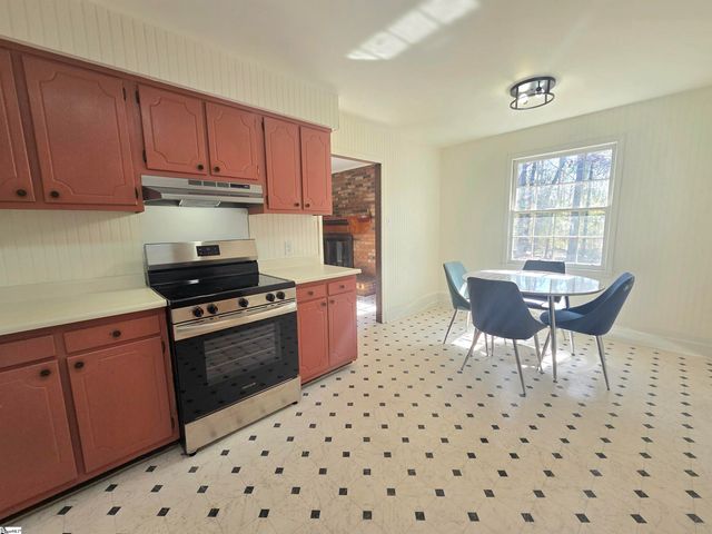 102 Ikes Road, Taylors, SC 29687