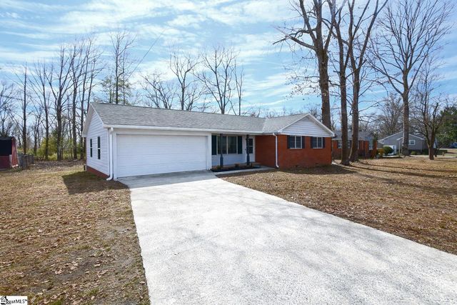 102 Ikes Road, Taylors, SC 29687