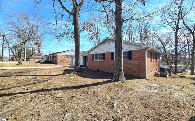 102 Ikes Road, Taylors, SC 29687