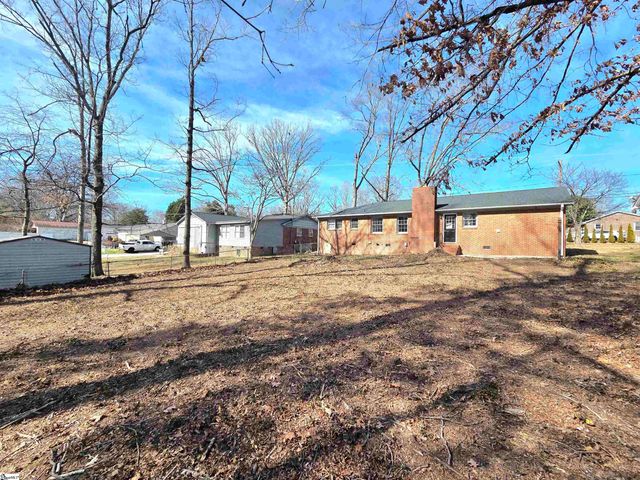 102 Ikes Road, Taylors, SC 29687